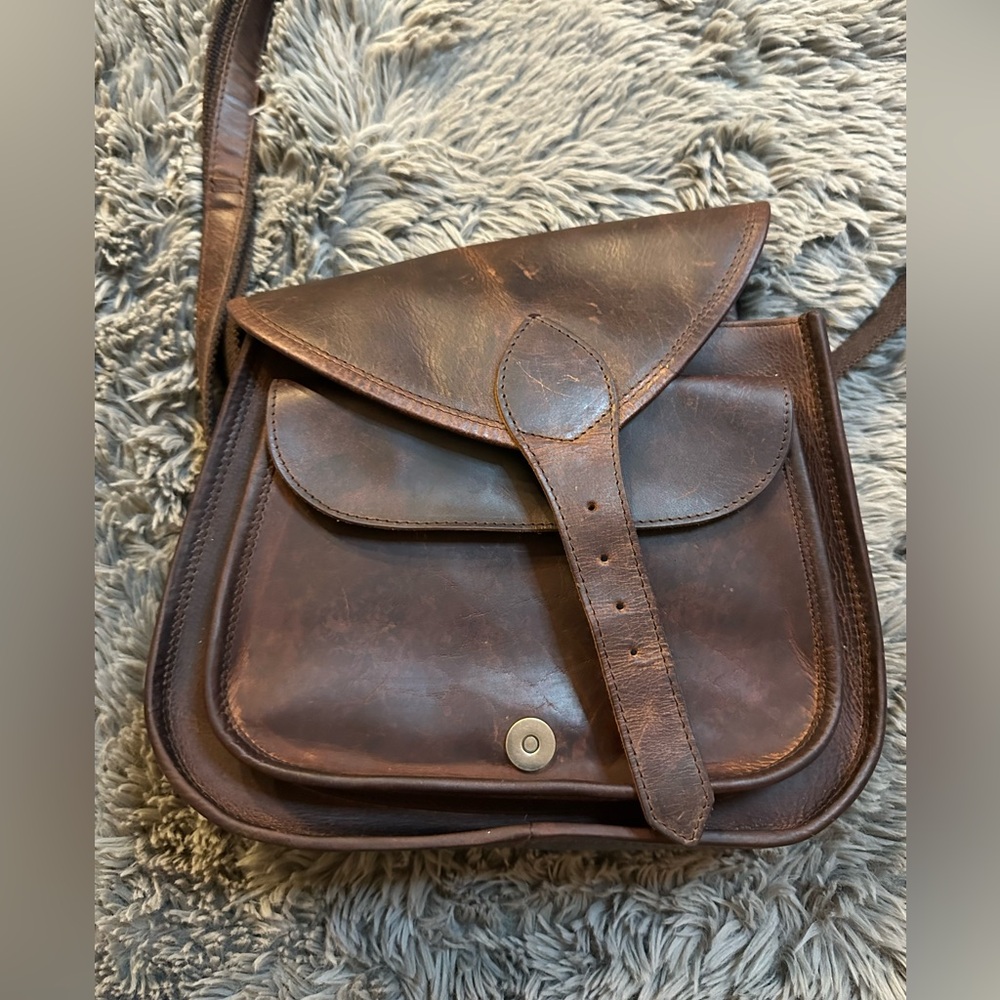 KOMAL C Vintage Leather Crossbody Purse